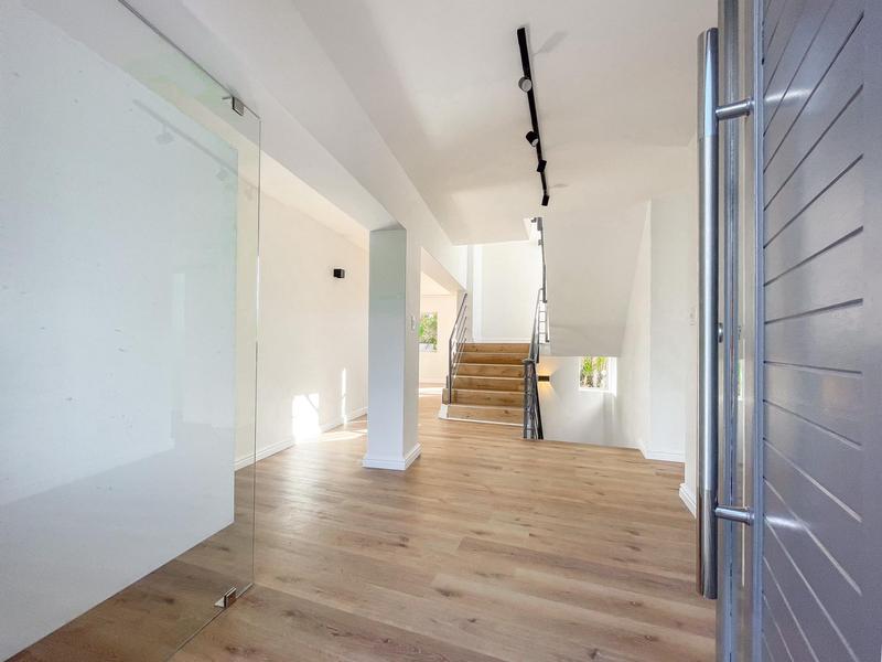 To Let 4 Bedroom Property for Rent in Hout Bay Western Cape